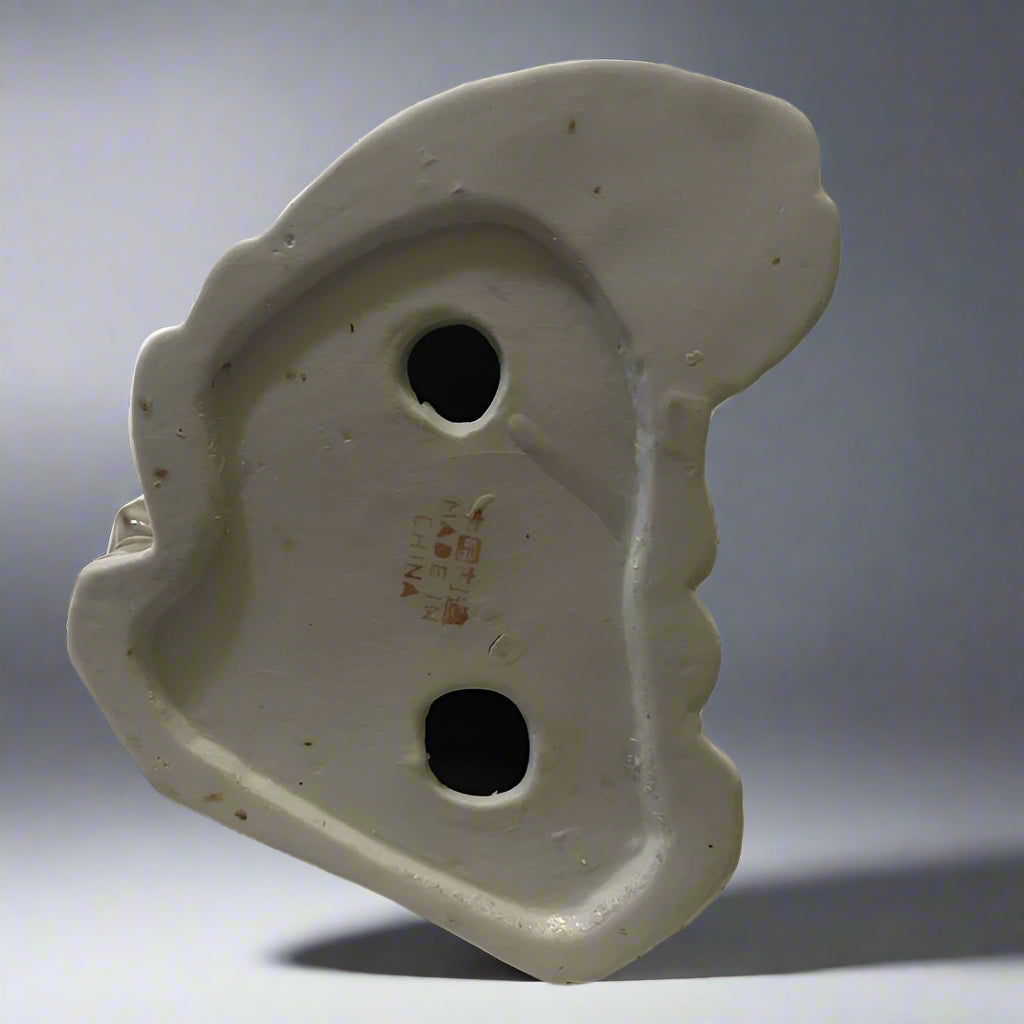 Hand-Painted Porcelain Lady Playing Pipa – Elegant Oriental Décor