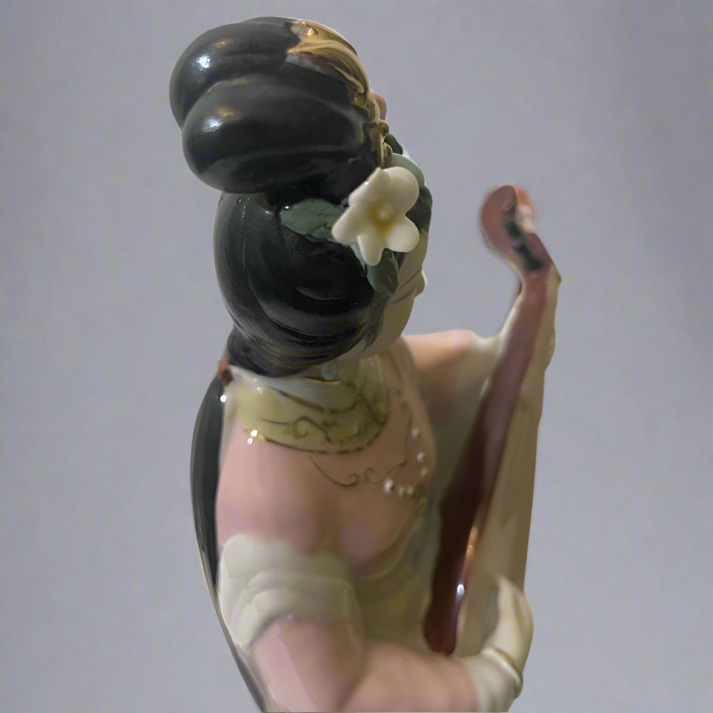 Hand-Painted Porcelain Lady Playing Pipa – Elegant Oriental Décor
